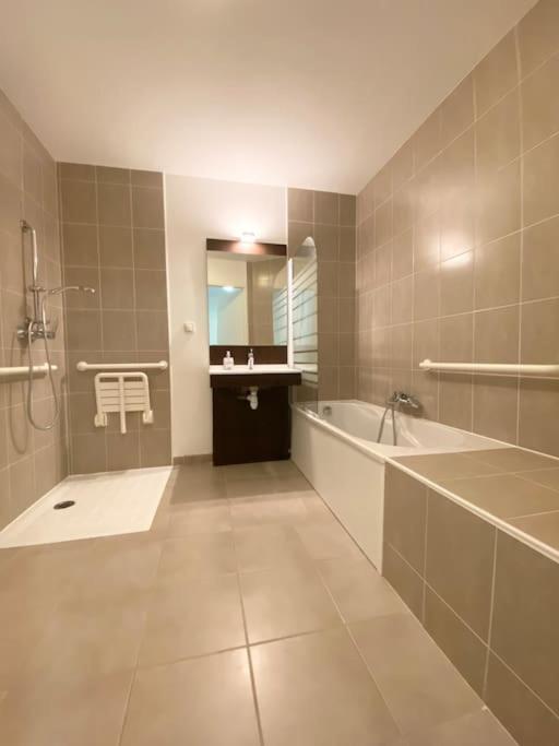 Les Planches , Bel Appartement En Bord De Mer Bénodet Екстериор снимка